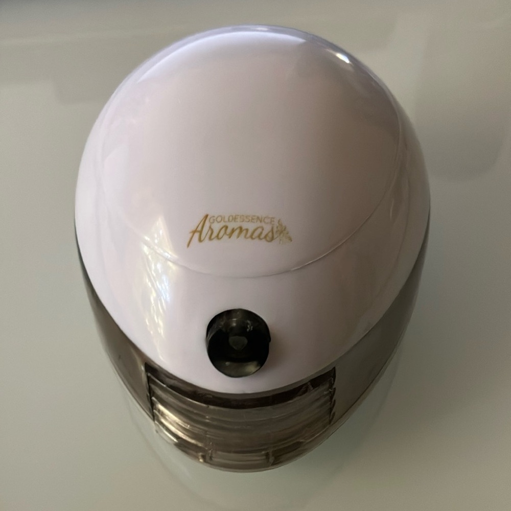 Goldesscence Aroma White Air Freshener
